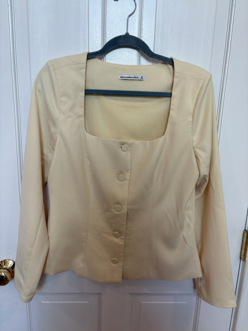 Abercrombie & Fitch Long-Sleeve Squareneck Tailored Top in Butter Yellow (M)